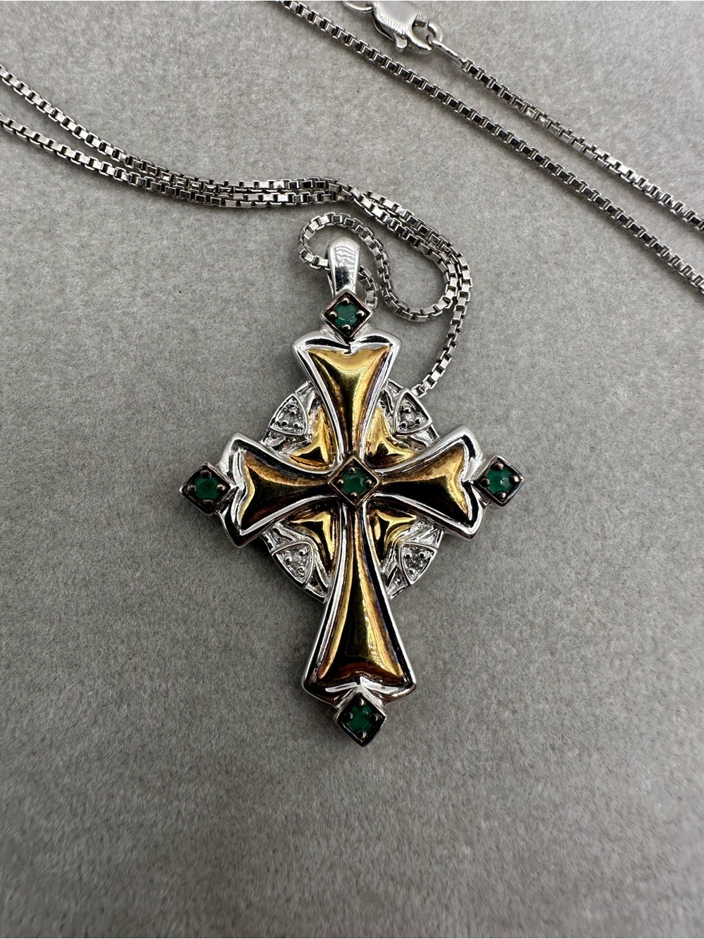 925 Sterling Silver Celtic Cross Pendant Necklace Green Stones Gold Tone